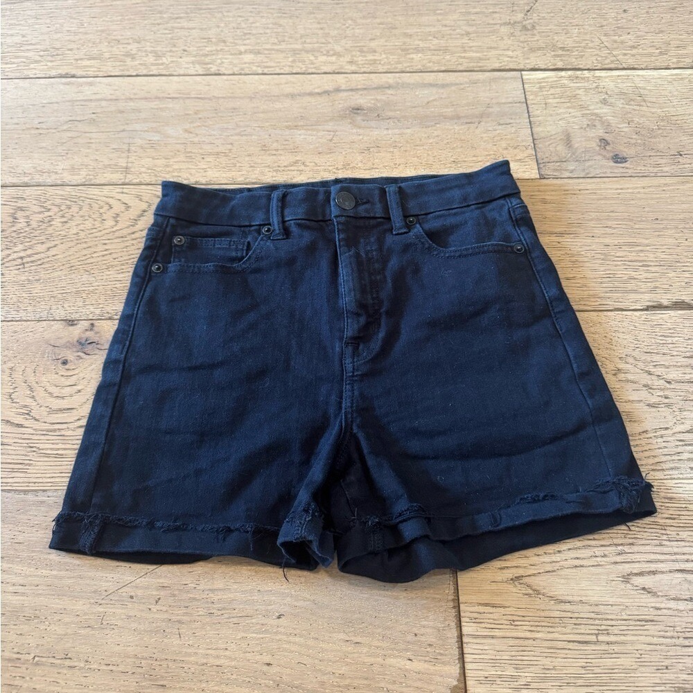 American Eagle Next Level Stretch Black Denim High Rise Raw Hem Shorts 6 (895)